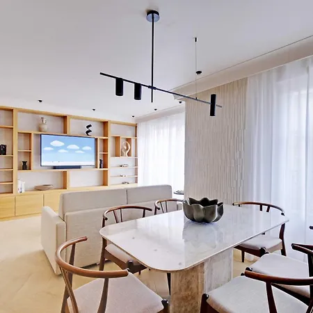 Апартаменты Comfortable Apartment Climatise 1Br-4P - Saint-Mande Сен-Манде