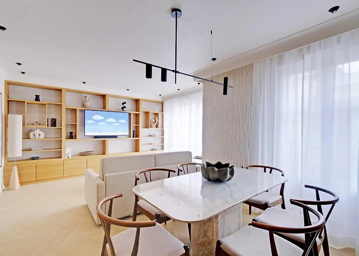 Апартаменты Comfortable Apartment Climatise 1Br-4P - Saint-Mande Сен-Манде